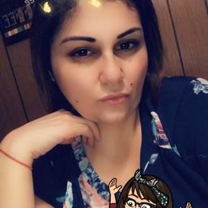 Meet your Posher, Daniela